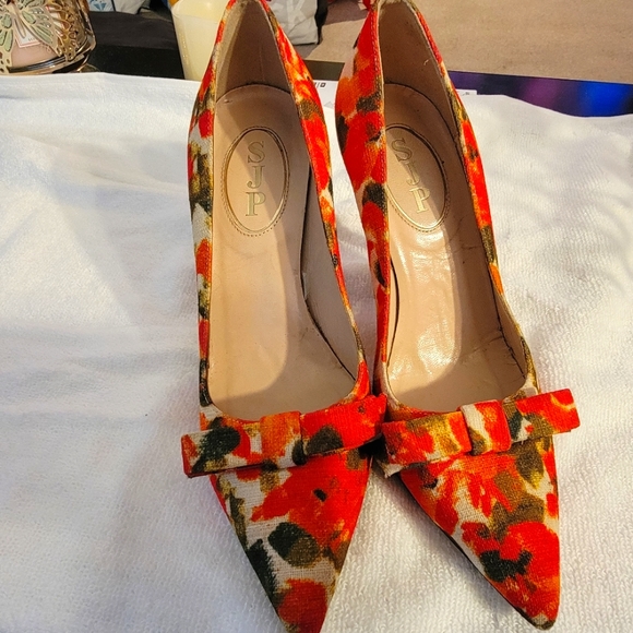Orange floral heels - Picture 1 of 4